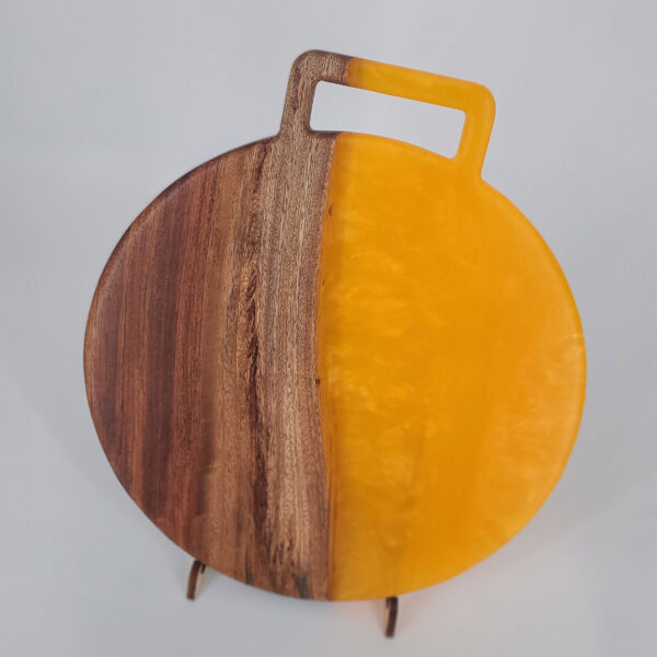 Round Charcuterie Board with Square Handle